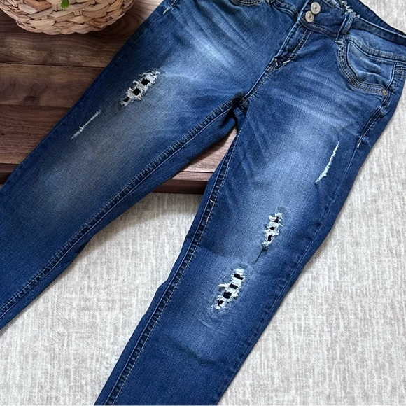 Cuffed Jeans - Picture 4 of 6